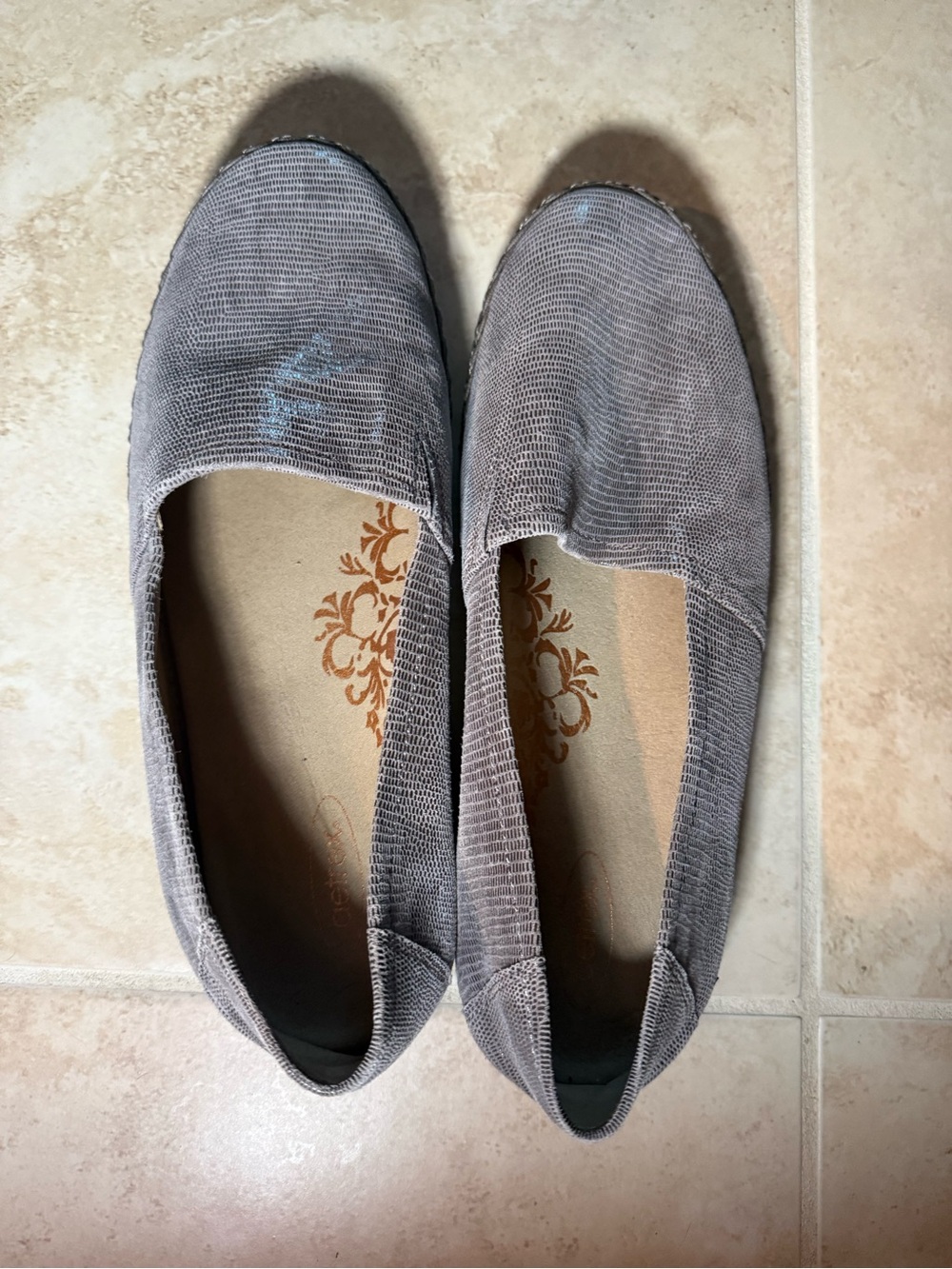 Gray Slip-On Textured Flats